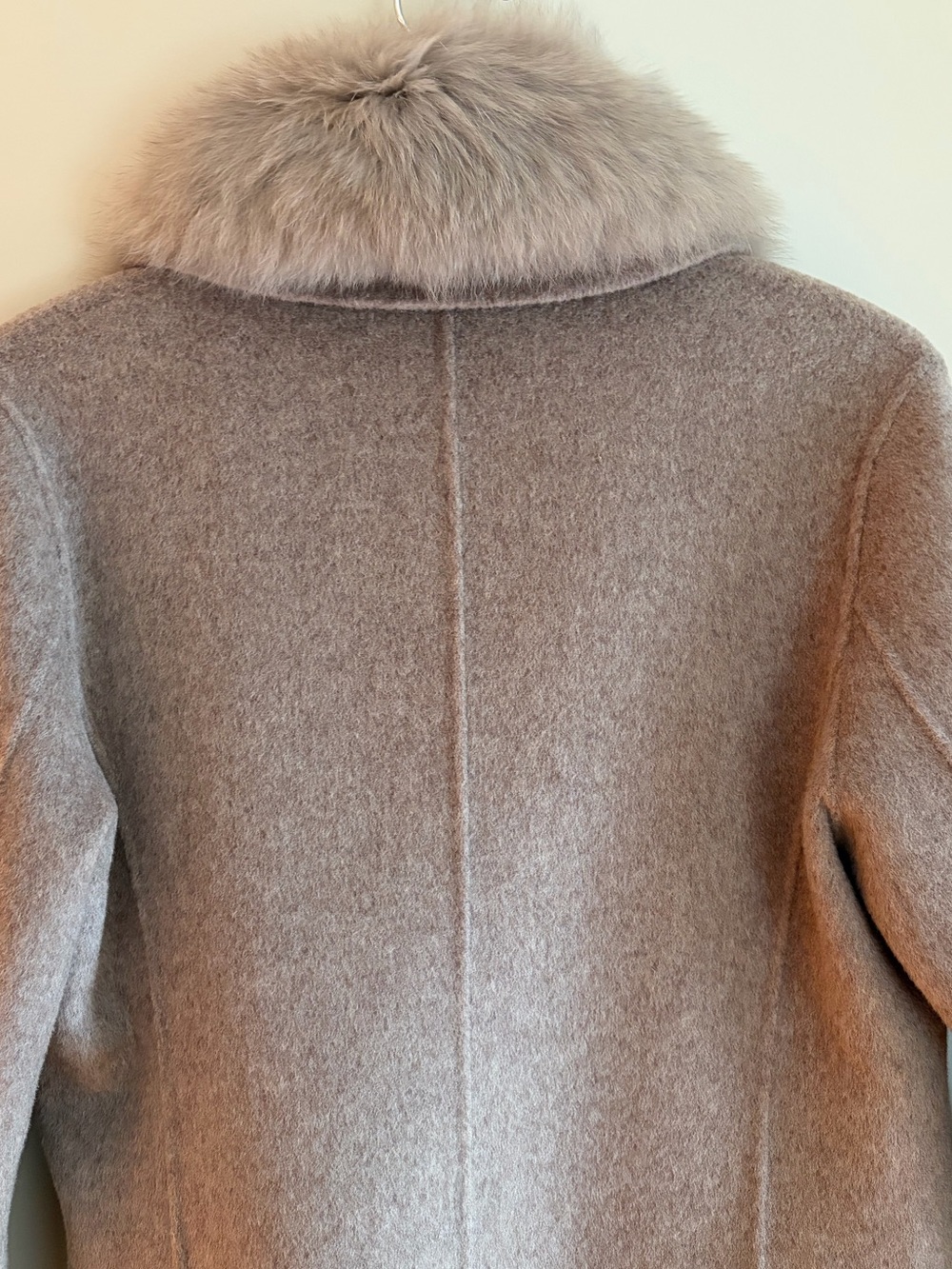 Women’s Long Wool Coat With Detachable Fur Collar - Picture 13 of 16